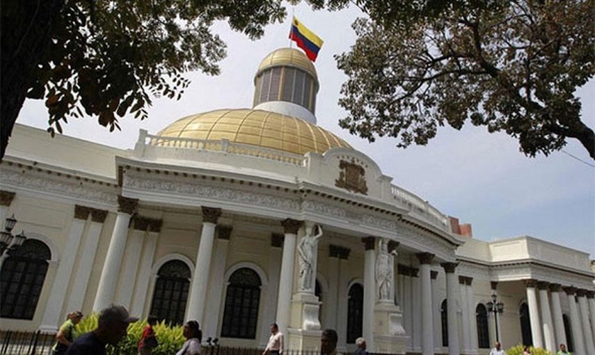 La declaración de la emergencia económica permite a Maduro, entre otras atribuciones, disponer de recursos sin control del Parlamento (CORTESÍA/www.elnuevodiario.com)