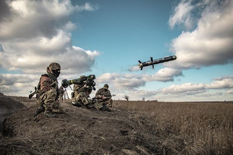 Soldados ucranianos, en maniobras militares en la región de Donetsk, Ucrania.