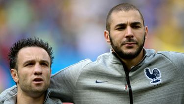 Los futbolistas franceses Mathieu Valbuena (Izquierda) y Karim Benzema (Derecha) conocen el veredicto del juicio. El atacante del Real Madrid fue hallado culpable