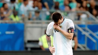 La Argentina de Messi fue sorprendida, pero buscará remediarse en los juegos contra Catar y Paraguay para olvidar el debut amargo que le propinó Colombia