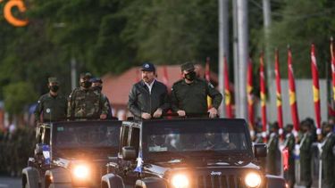 El dictador sandinista Daniel Ortega y el jefe del Ejército Julio César Áviles
