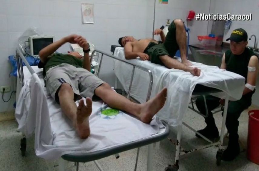 El patrullero y dos auxiliares están fuera de peligro, pues sus heridas no revisten gravedad.