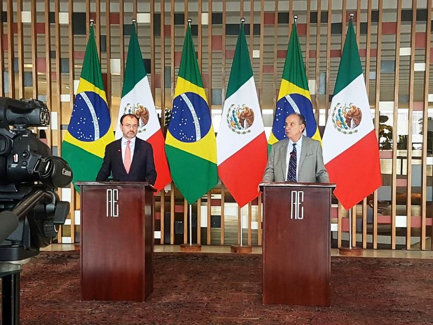 Según el canciller mexicano, la intención de esos acompañantes es desplegar todas sus fuerzas diplomáticas para ayudar a superar la crisis venezolana