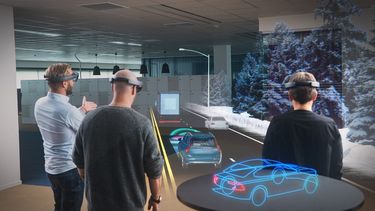 Los HoloLens permiten mostrar sensores y sistemas de seguridad que no se pueden ver durante una prueba de conducción. (VOLVO/dpa)