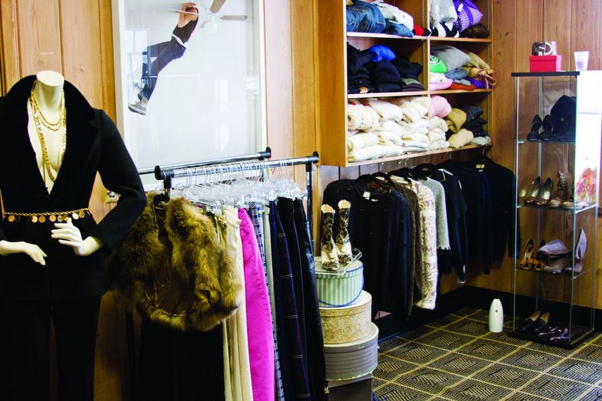 Las propietarias buscan prendas atemporales de marca y las ofrecen a precios rebajados. (CORTESÍA)