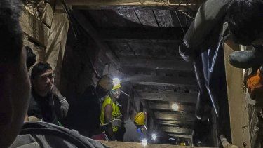 Esta fotografía, publicada por la Agencia Nacional de Minería de Colombia, muestra a mineros trabajando en las operaciones de búsqueda tras un accidente en la mina El Miñon, en una zona rural de Remedios, departamento de Antioquia, Colombia, el 17 de julio de 2025.&nbsp; 