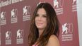 Supe que estaba asustada, dijo Sandra Bullock en referencia a su hija, al explicar que lo único que quería para Laila es que conociera tanto a Louis como a ella para que se quedara con ellos. (EFE)