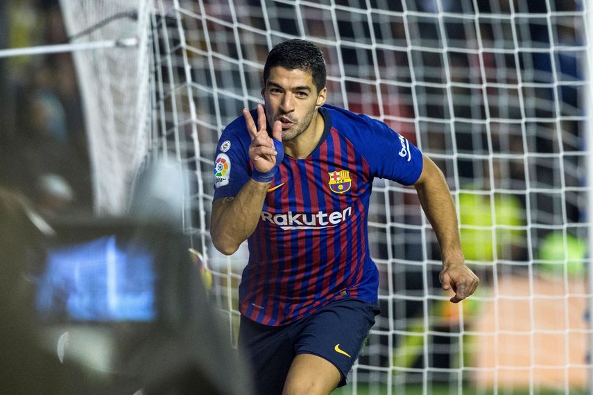 Luis Suárez (159) supera a Josep Escolà (158) y se convierte en el quinto máximo goleador en TODA la historia del Barcelona, sólo por detrás de Messi, César, Kubala y Samitier, según reportó @MisterChip