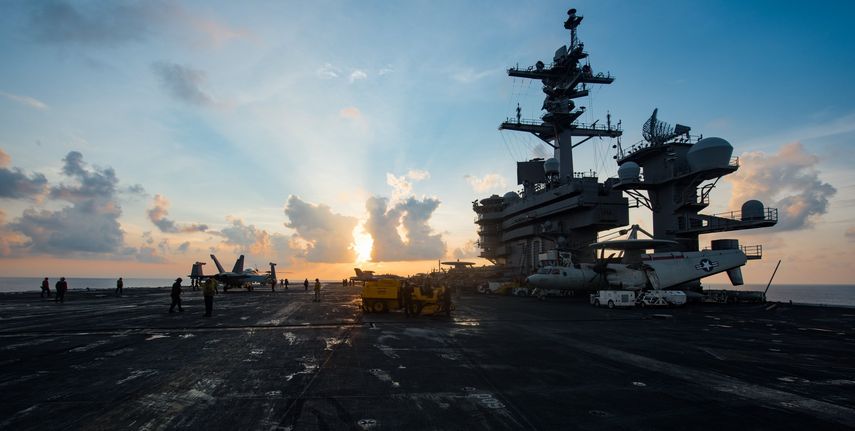 Estados Unidos canceló el sábado el viaje a Australia de varios buques de guerra, entre los que se encuentra el portaaviones USS Carl Vinson, y los dirigió desde Singapur a las aguas cercanas a la península coreana