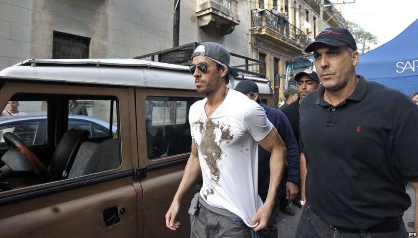 Enrique Iglesias en un día de filmación en la capital cubana.