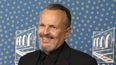 El cantante y actor español Miguel Bose posa en la alfombra roja de la película Tacones lejanos en el Festival Internacional de Cine de Morelia en Morelia, México, el 23 de octubre de 2023. Autoridades detuvieron a cinco personas por robo a la casa del artista en México.