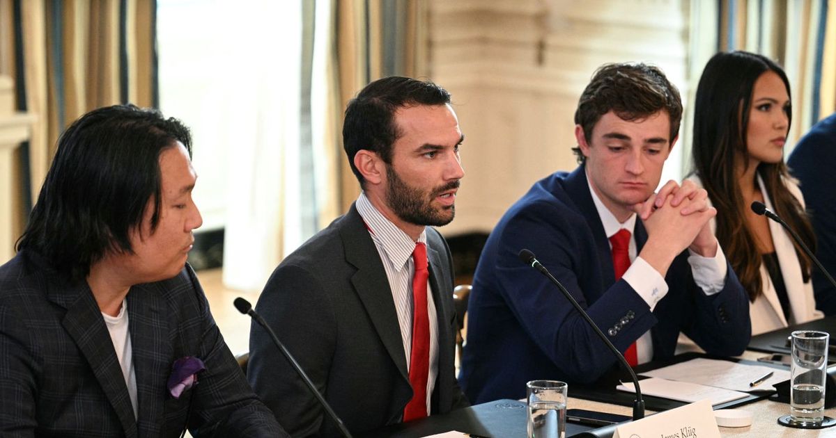 Trump acusa a medios de prensa de ultraizquierda de apoyar a grupo terrorista Antifa