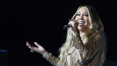 Mariah Carey canta en un concierto en Dubai, Emiratos Árabes Unidos, el 20 de octubre del 2019.&nbsp; 