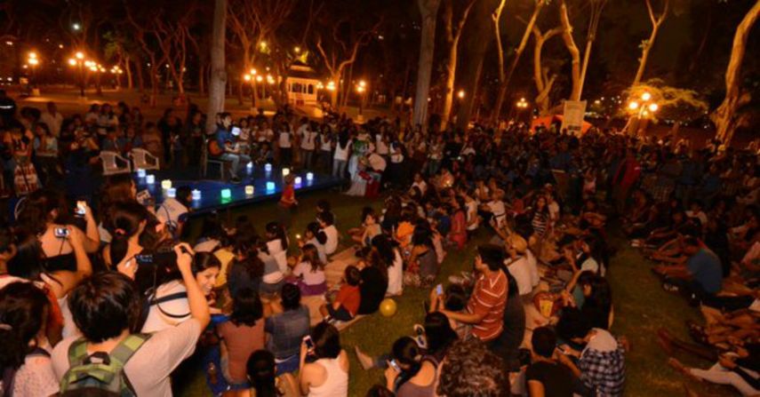 Ciudadanos realizaron actividades de calle durante la Hora del Planeta