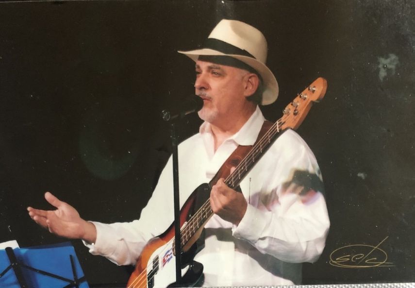 El músico cubano Luis Serrano.
