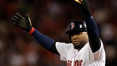 El exbeisbolista de los Medias Rojas de Boston fue herido de bala en la espalda el domingo en el club nocturno Dial Bar and Lounge, de la capital dominicana, cuando estaba en compañía de su representante de prensa, Jhoel López, quien también resultó herido.