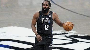 James Harden sufre recaída de su lesión y es baja indefinida