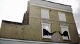 Una fotografía tomada el 6 de agosto de 2024 muestra una obra de arte de Banksy que representa elefantes, pintada en el costado de un edificio en el oeste de Londres. &nbsp; &nbsp;