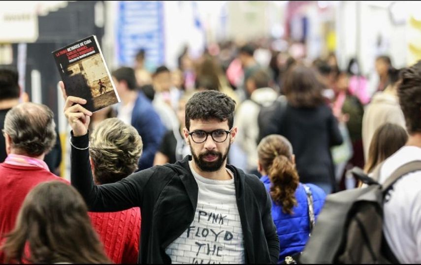 El periodista y escritor&nbsp;Carlos Manuel &Aacute;lvarez, cofundador de la revista El Estornudo.