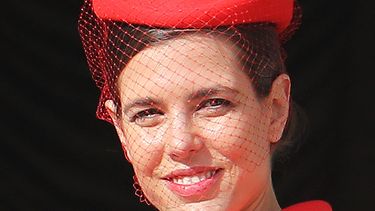La princesa Charlotte Casiraghi de Mónaco aparece en el balcón del Palacio de Mónaco durante las celebraciones del Día Nacional de Mónaco, el 19 de noviembre de 2016 en Mónaco.