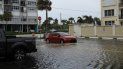 Marea alta inunda calles de Miami Beach. Marea alta inunda calles de Miami Beach.