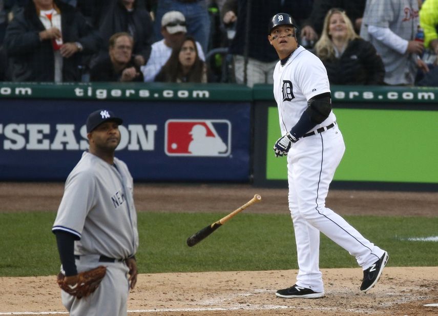 Cabrera sigue liderando a las mayores en bateo, pero podría perderlo. (REUTERS)