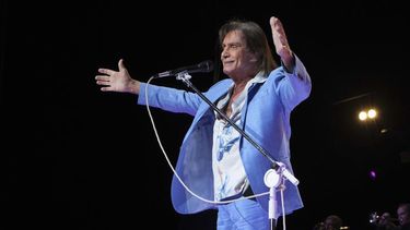 El cantante brasileño Roberto Carlos da un concierto en el Radio City Music Hall en Nueva York el domingo 8 de mayo de 2022 como parte de su gira estadounidense.