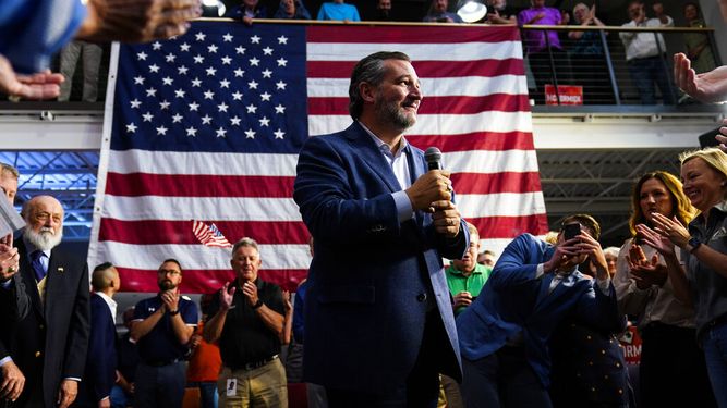 El senador Ted Cruz, republicano por Texas, habla durante un acto de apoyo a la campaña de candidato republicano David McCormick en Lititz, Pennsylvania. &nbsp;