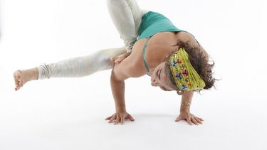 El yoga, como sistema holístico, trabaja en todos los planos de nuestro ser. (Archivo)