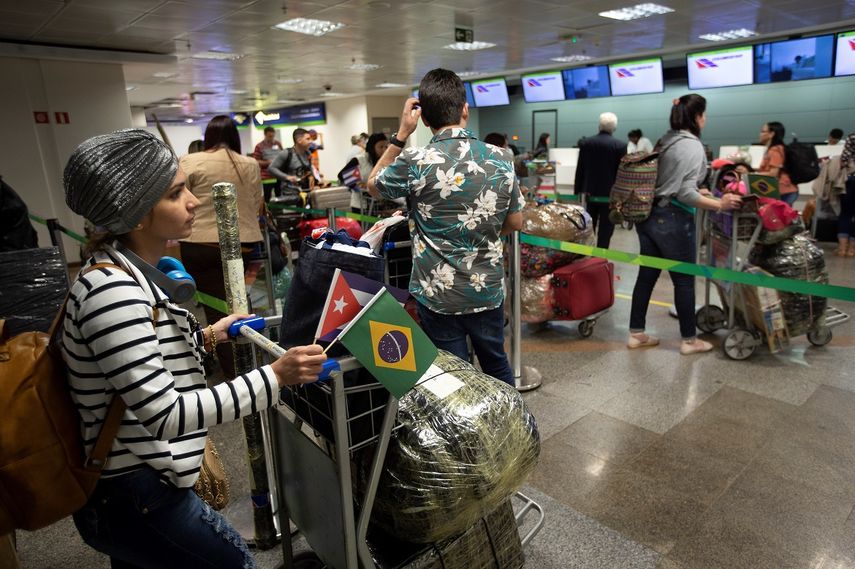 De 1.388 médicos que Cuba esperaba recibir hasta el domingo 25 de noviembre, solo lo han hecho 1.102.