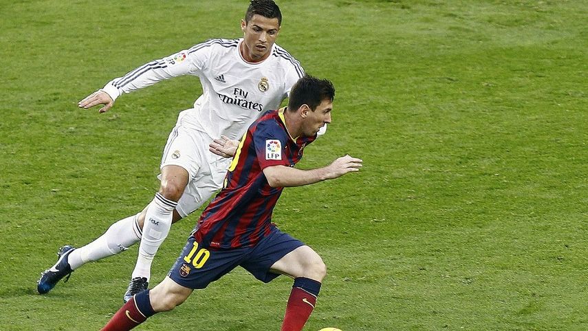 La rivalidad entre ambos futbolistas adereza el enfrentamiento de este sábado. (ARCHIVO)