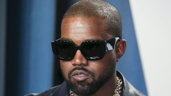 En esta foto de archivo, Kanye West asiste a la fiesta de los Oscar 2020 Vanity Fair después de la 92a edición de los Oscar anual en el Centro Wallis Annenberg para las Artes Escénicas en Beverly Hills el 9 de febrero de 2020.&nbsp;