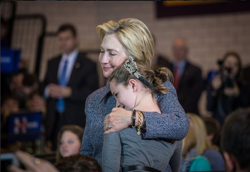 La candidata demócrata no acudió esta madrugada a un centro de convenciones donde se la esperaba desde muchas horas antes para dirigirse a sus seguidores