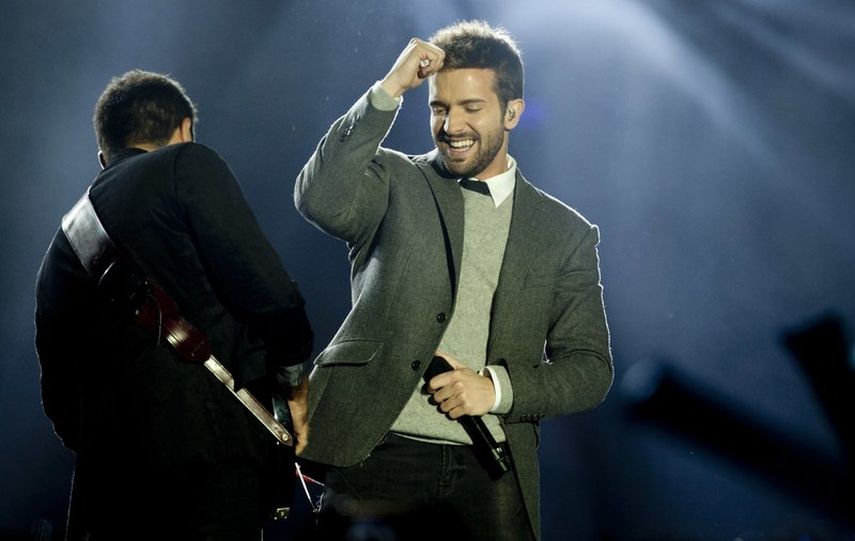 En esta fotografía de archivo del 11 de diciembre de 2015 el cantante español Pablo Alborán durante su presentación en los premios 40 Principales en Madrid, España. Alborán lanzó su álbum Vértigo el 10 de diciembre de 2020.
