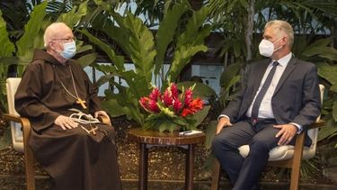 El arzobispo de Boston, Sean Patrick OMalley, y Miguel Díaz-Canel en La Habana.&nbsp;