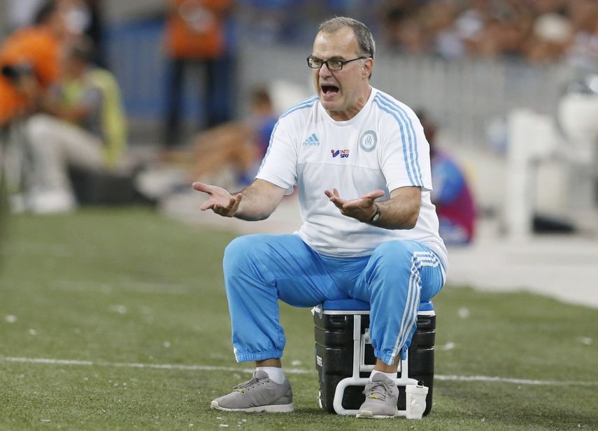 Fueron unas tablas polémicas.&nbsp;Bielsa&nbsp;ordenó a su equipo que se dejara empatar después de que Mateusz Klich marcara un gol para el Leeds ante la reclamación de sus rivales, que prácticamente se pararon cuando se quedó tendido el local Janathan Kodjia y se quejaron de que el esférico debería haber sido enviado fuera del campo.