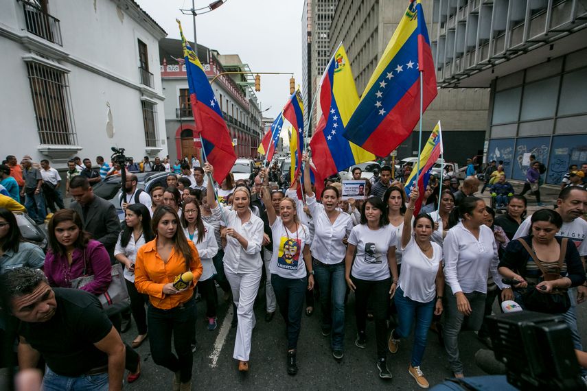 Tintori estuvo acompañada por la dirigente opositora María Corina Machado y la esposa del presidente del Parlamento venezolano, Diana DAgostino
