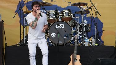 La actuación de Juanes este viernes 22 de febrero en el Venezuela Live Aid coincidió con la llegada de Juan Guaidó, presidente encargado del país.