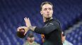 Carson Beck de los Miami Hurricanes (FL) lanza un pase durante el NFL Scouting Combine 2026 en el Lucas Oil Stadium el 28 de febrero de 2026 en Indianápolis, Indiana. Carson Beck de los Miami Hurricanes (FL) lanza un pase durante el NFL Scouting Combine 2026 en el Lucas Oil Stadium el 28 de febrero de 2026 en Indianápolis, Indiana.