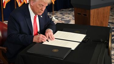El presidente Trump firmó las primeras medidas ejecutivas el 20 de enero.&nbsp;