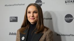 Natalie Portman asiste al estreno de The Gallerist durante el Festival de Cine de Sundance de 2026 en el Teatro Eccles Center el 24 de enero de 2026 en Park City, Utah.