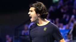 El español Carlos Alcaraz celebra su victoria sobre el ruso Karen Khachanov (ausente en la imagen) durante el torneo de tenis ATP 500 Erste Bank Open 2026 en Viena, Austria, el 27 de octubre de 2026.&nbsp;