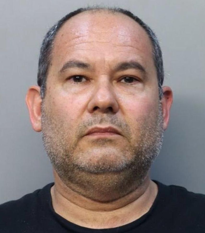 Carlos Francisco Gottberg Márquez tiene 50 años de edad y trabajaba como cocinero en Mordisco Miami.