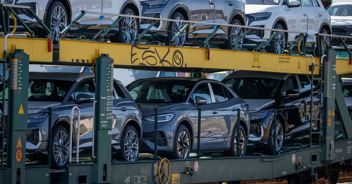 EEUU subiría aranceles a vehículos importados en “futuro no muy lejano”