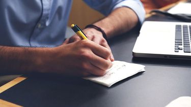 Nuestra investigación reveló que los dueños de negocios latinos generalmente están dando pasos importantes en sus negocios y en su planificación financiera y es más probable que estén motivados por su familia y la comunidad, apuntó en un comunicado David Hufnagel, director de mercado latino de MassMutual.