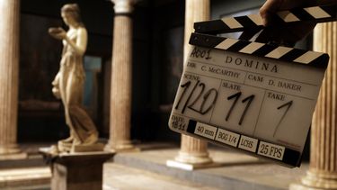 Con un guion de Simon Burke (Zen,Fortitude), la serie, que ha comenzado a rodarse a mediados de noviembre en los Estudios Cinecitt&agrave; de Roma, est&aacute; dirigida por McCarthy quien ha confesado estar tremendamente emocionada por dar vida a este mundo rico y visceral.