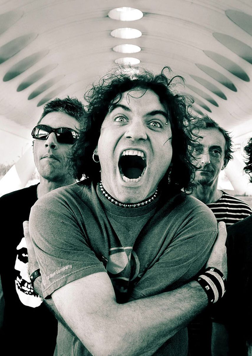 Fotografía de archivo del vocalista y bajista de Reincidentes, Fernando Madina, que fue detenido el pasado viernes en el aeropuerto de Miami, donde hacía escala junto al grupo español para trasladarse a Quito (Ecuador) para un concierto que tuvo que se