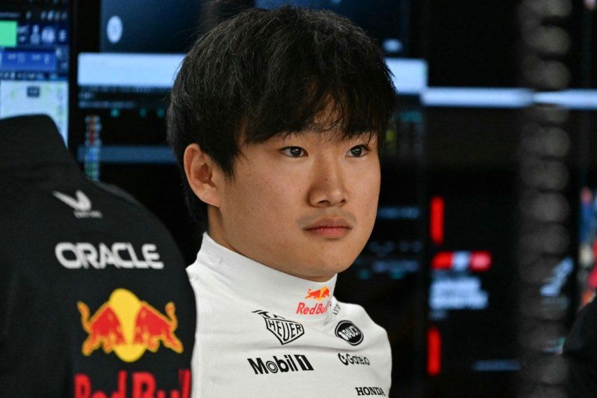 El japonés Yuki Tsunoda, de Red Bull, previo al inicio de la segunda sesión de prácticas en el circuito de Suzuka, Japón, el 4 de abril de 2025.