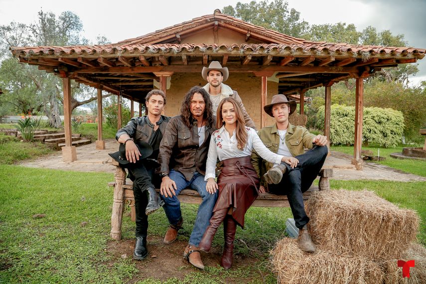 Parte del elenco de Pasión de Gavilanes. La 2da temporada llega a Telemundo el 14 de febrero de 2022.