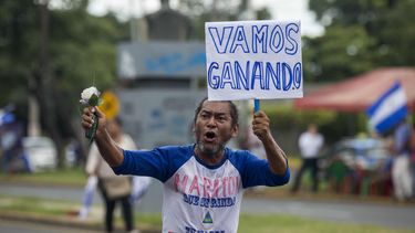 Desde el 18 de abril pasado los nicaragüenses mantienen protestas masivas contra Ortega, a quien le piden su renuncia, especialmente por las muertes causadas por la represión contra los manifestantes autoconvocados,&nbsp;